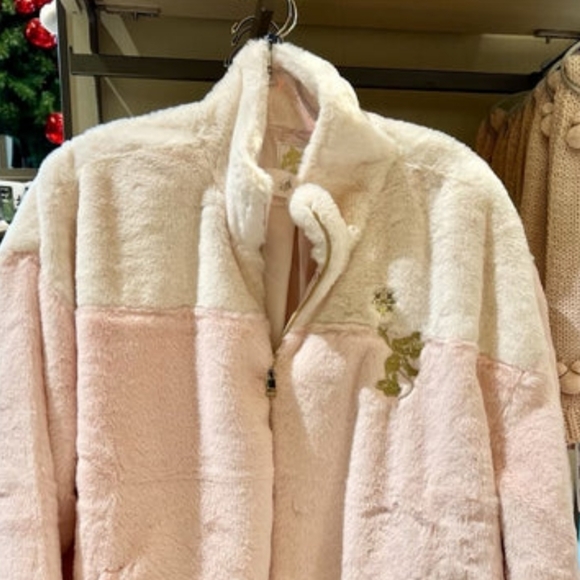 NWT Disney Parks Pink Minnie Fluffy Sherpa Jacket - Picture 2 of 9